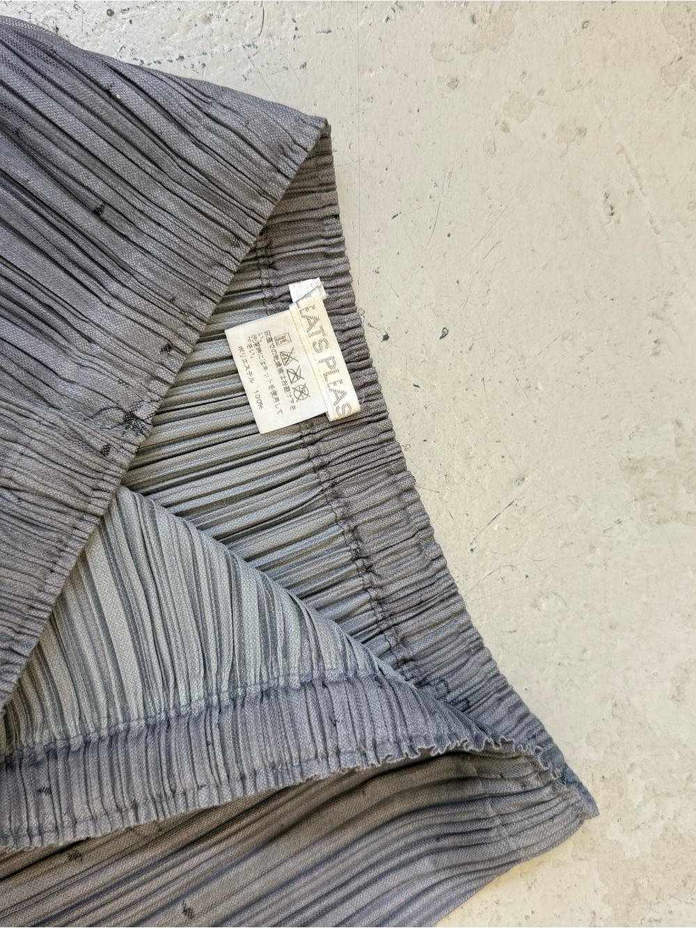 Issey Miyake Gray Pleated Maxi Skirt with Ombre Hem - Picture 5 of 6